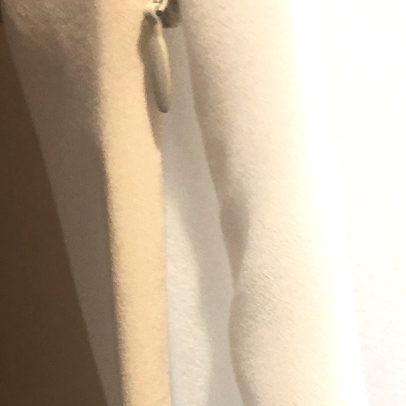 SOLD TAHARI 100% Silk Blouse - Picture 6 of 7